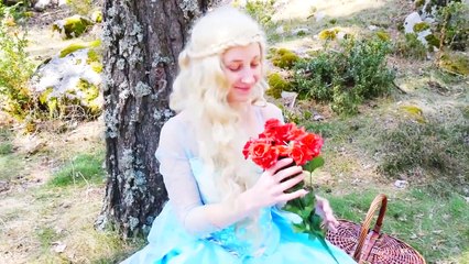 Frozen Elsa Gets Rainbow Face! w/ Spiderman vs Zombie vs Gorilla vs Mummy & Skeleton In Real Life!