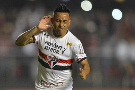 Ricardo Gomes elogia atuação de destaque de Cueva contra o Corinthians