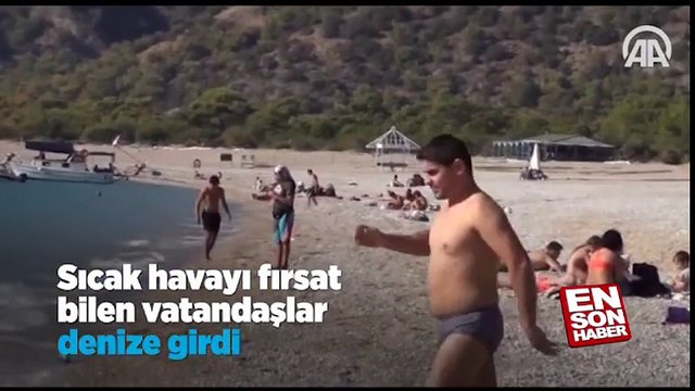 Sıcak havayı fırsat bilen vatandaşlar denize girdi