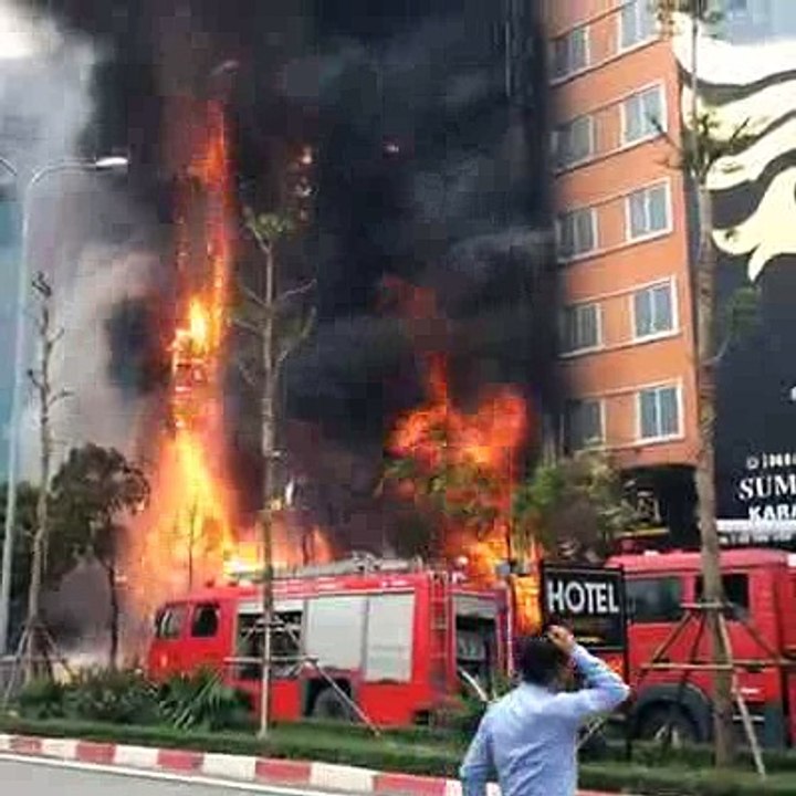 Cháy quán Karaoke Hà nội do http://www.giasucantho.net.vn/tim-gia-su-can-tho.aspx tổng hợp.