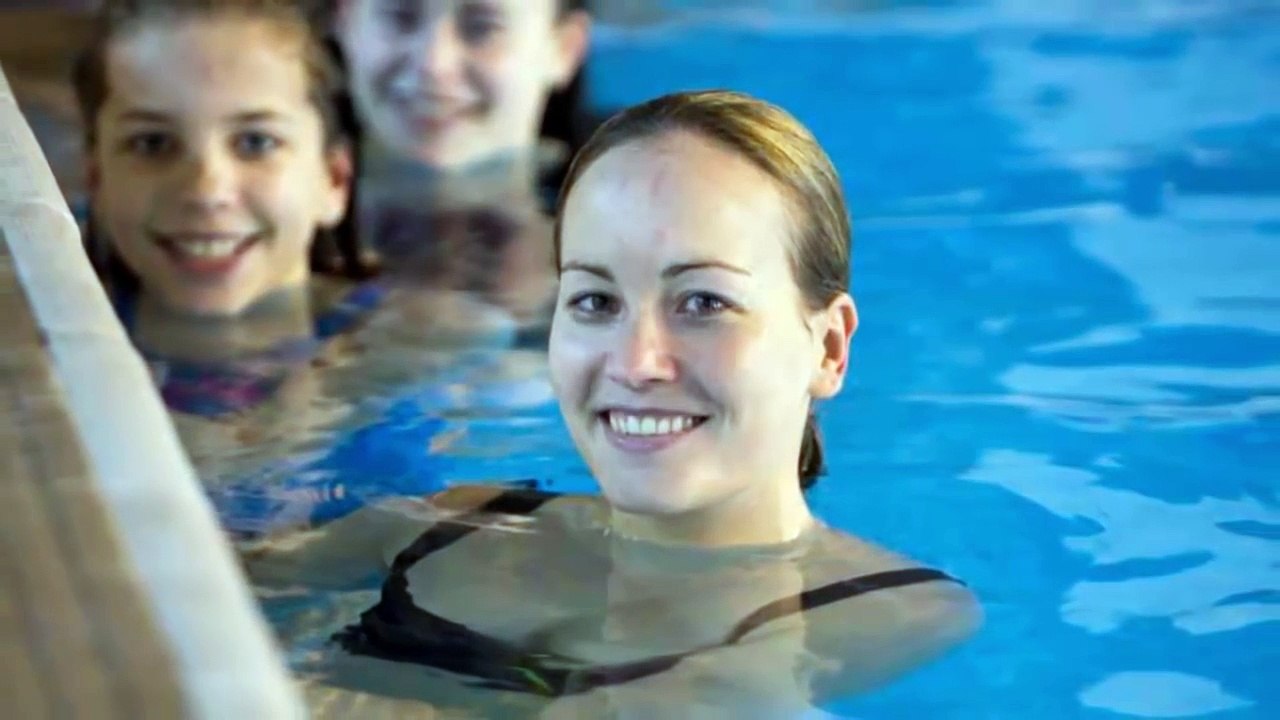 EDAN!! Wanita CANTIK Ini UNGKAP RAHASIA BERJALAN di Atas AIR TANPA SIHIR ATAU ALAT