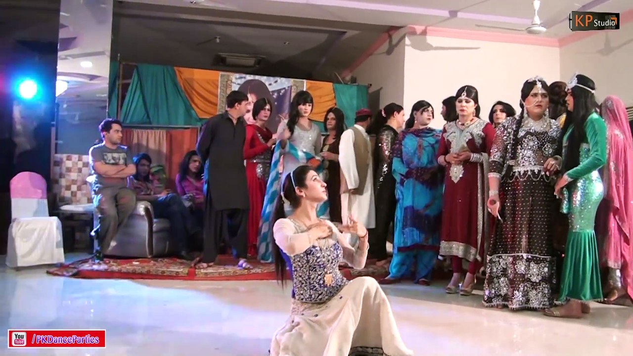 SARAIKE WEDDING PARTY MUJRA - PAKISTANI WEDDING MUJRA 2016