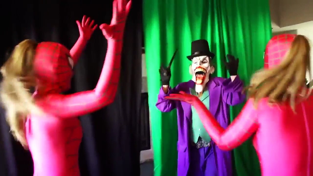 Pink Spider-girl twins against frozen Elzy Spider-Man vs. The Joker Superhero Feher