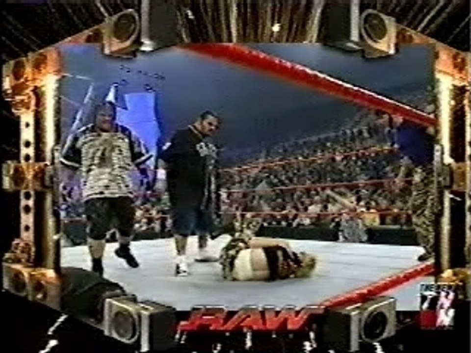 Goldust vs Test RAW 10-28-02