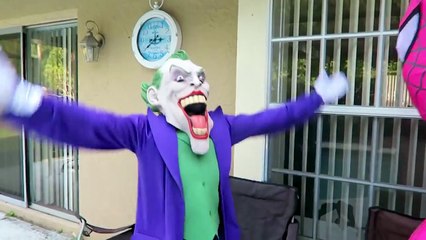 Télécharger la video: Spiderman vs Joker vs Pink Spidergirl Evil Wubble Bubble w Frozen Elsa Funny Superheroes