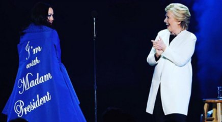 Katty Perry'den Clinton'a Pelerinli Destek!