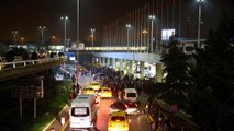 Atatürk Havalimanı'nda polisin kovaladığı iki şüpheli kısa süreli paniğe sebep oldu