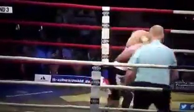 Türk Boksör Kendisiyle Dalga Geçen Kanada'lıyı 3. Raund da Nakavt Etti!