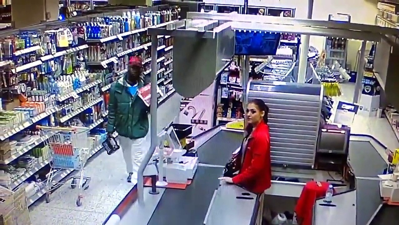 La caissière d'un autre monde