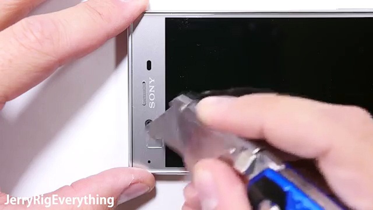 Sony Xperia XZ Durability Test - BEND test - Scratch Test