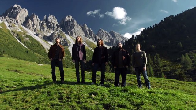 Des chanteurs aux voix captivantes et émouvantes