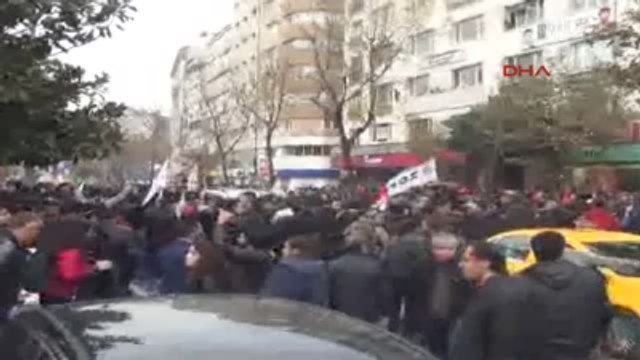 Hdp'li Vekillerin Tutuklamalarını Protesto Eden 99 Kişi Gözaltına Alındı...