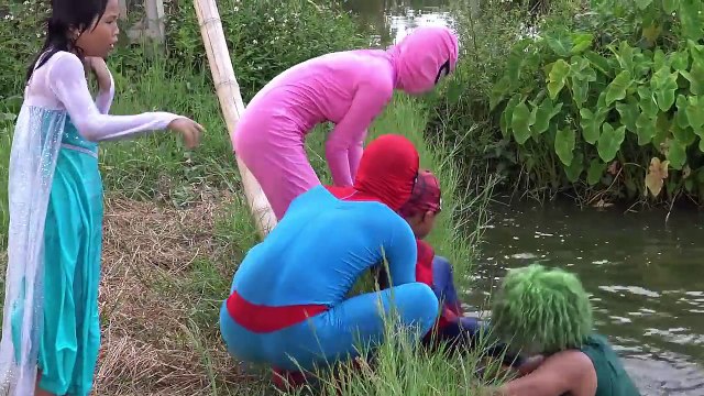 Frozen Elsa baby FLYING IN REAL LIFE Spiderman drowning Joker Pink SpiderGirl Family fun Superhero