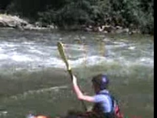 kayak à cazals en été aprés de fortes pluies