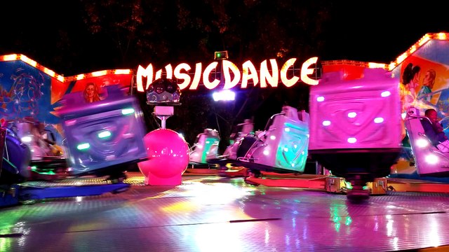 Foire Saint-Martin à PONTOISE - attraction Music Dance