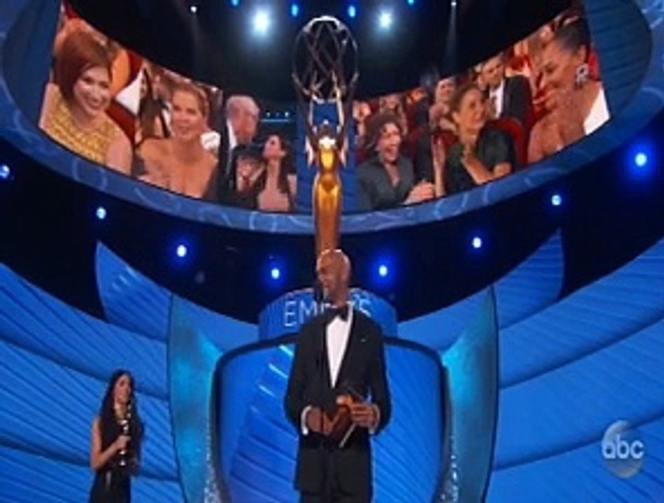 2016 Emmy Awards -- Julia Louis-Dreyfus