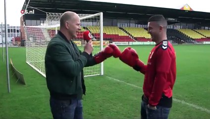 Randy Wolters (Go Ahead) slaat Maxim Hartman neer tijdens interview