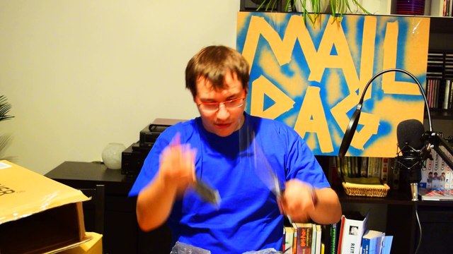 Cocktail Roboter , Radio Auftritt!, Kamera Goodies, 100 Abos und Mailbag | MAKER VLOG #3