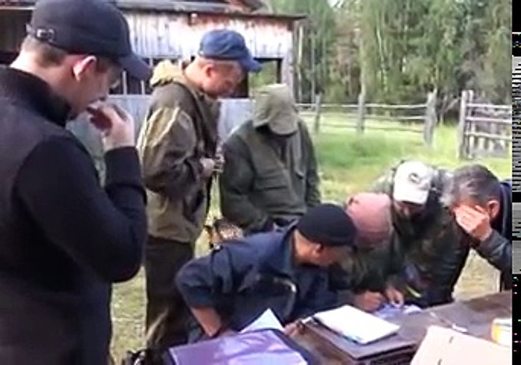 Ils croient qu'une fillette perdue est morte. 11 jours plus tard, ils décident de suivre le chien...