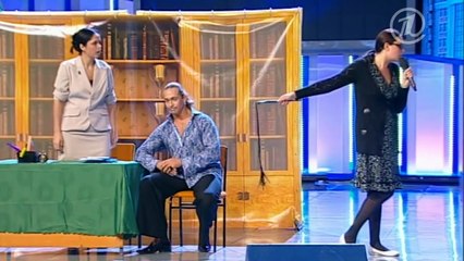 Директриса школы не смогла устоять перед Тарзаном!