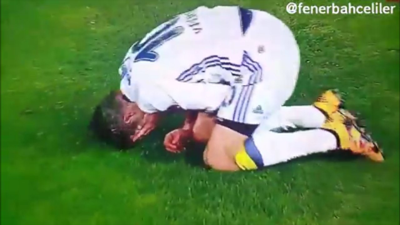 Robin Van Persie Horror Eye Injury vs Akhisar!