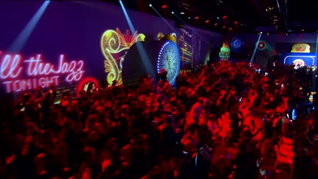 CLIP STASERA CASA MIKA