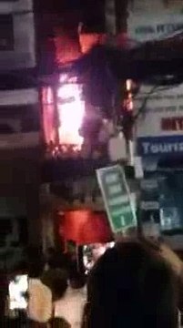 Cháy lớn tại phố Tây Bùi Viện Sài Gòn do giasucantho.net.vn/gia-su-can-tho.aspx tổng hợp