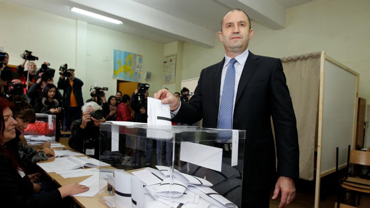 Présidentielles en Bulgarie : un socialiste en tête