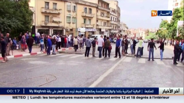 تيزي وزو سكان حي 100مسكن و240 مسكن بمدوحة يحتجون