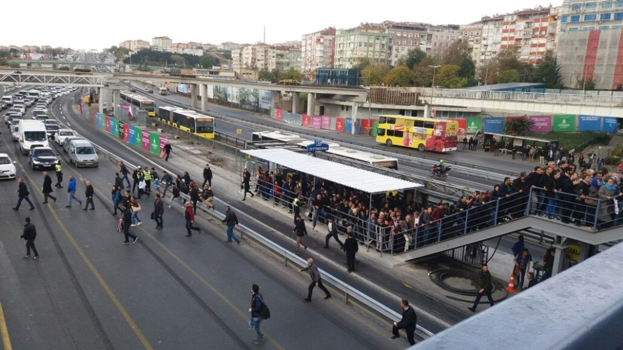 Vatandaşlar E-5'e indi!