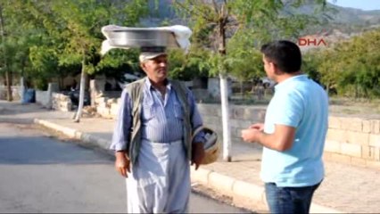 Gaziantep- 60 Yaşında Yürüyerek Tatlı Satıyor