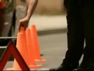 GOODYEAR PUB - Roue changée par un homme