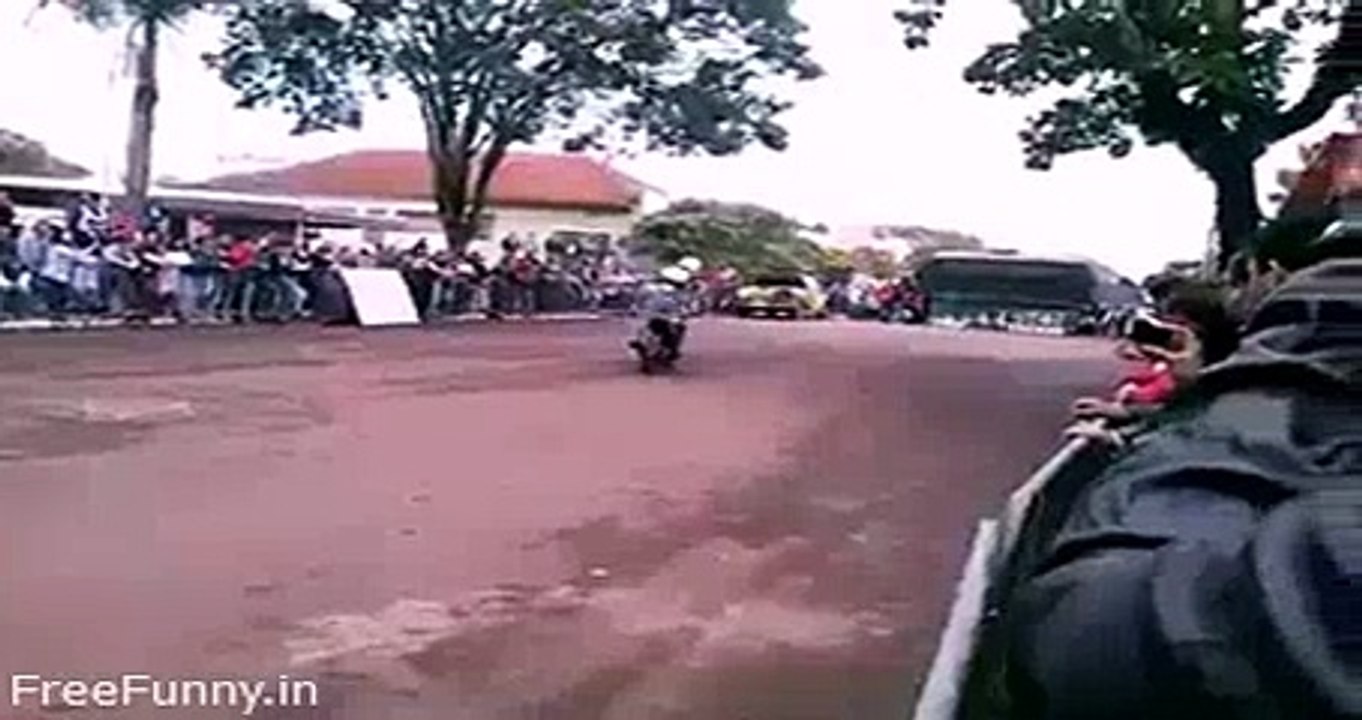 Awesome Bike Stunt On Public Place