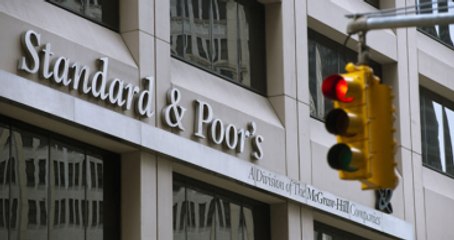 S&P Türkiye'nin Kredi Notunu Sabit Tuttu, Görünümünü Yükseltti