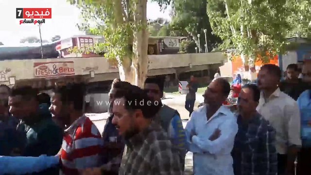 بالفيديو .. القوات المسلحة توزع كراتين غذائية للعاملين بجامعة أسيوط