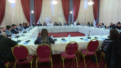 Në Maqedoni, shteti dhe partitë në pushtet janë një