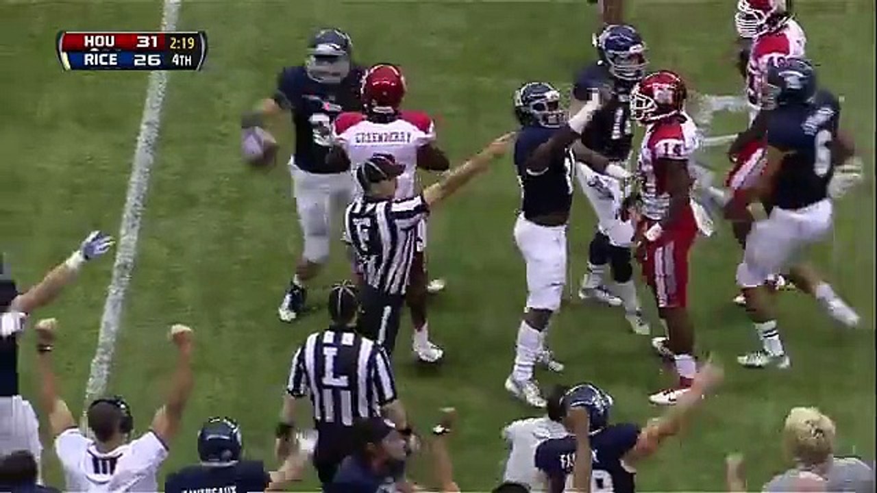 Incroyable : coup du foulard réussi de Chris Boswell en football américain !