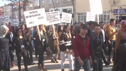 Çocuk Istismarı Protesto Edildi