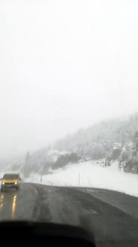 La route de La Pierre-Saint-Martin enneigée