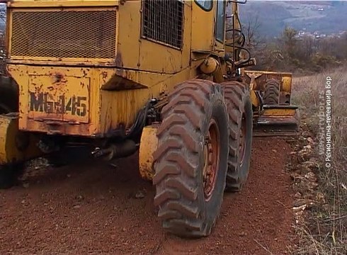 Sanacija atarskih puteva u Boljevcu, 7. novembar 2016. (RTV Bor)