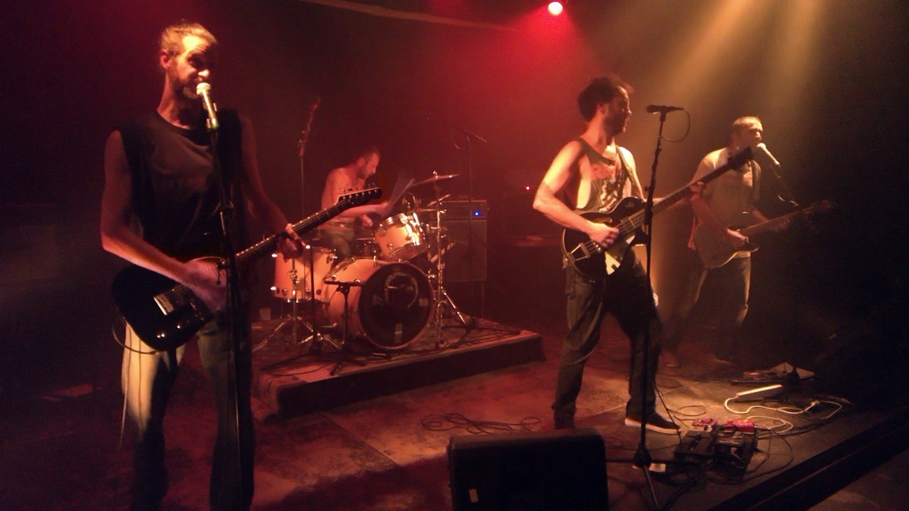 We Need Tutorials / Day by Day (live @ Toï Toï)