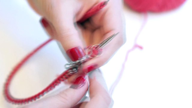 Tricot : Monter les mailles sur des aiguilles circulaires