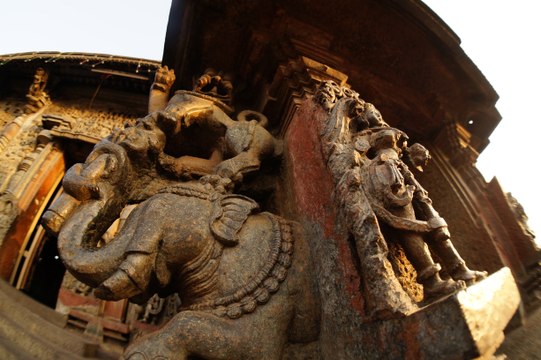 GROOVING TO INDIA - Part I (Mysore, Bangalore)