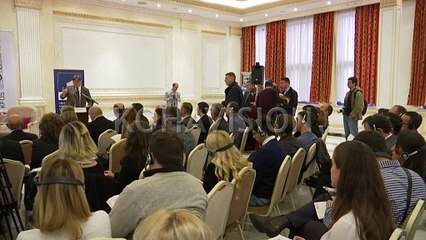 “Qeveria e ka në dorë heqjen e vizave për qytetarët”