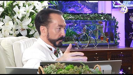 Gençlere basitliği teşvik ediyorlar, basit insan dinsizliğe meyilli olur.