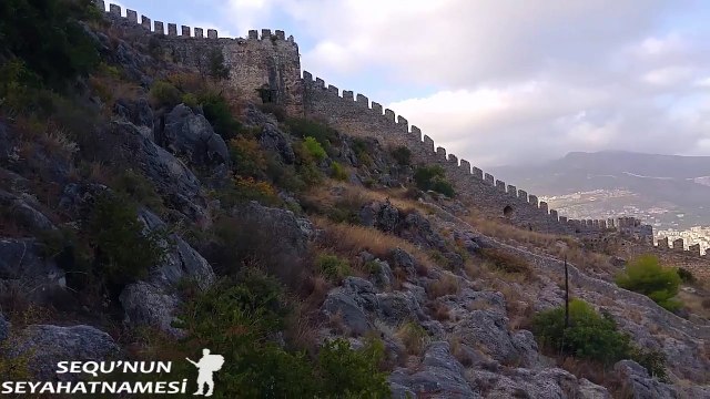 Alanya Gezilecek Yerler - Kale Girişinden İskele Manzarası