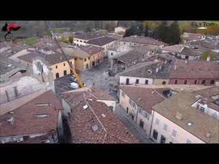 下载视频: Norcia - Attività aerea di monitoraggio con droni nelle zone colpite da terremoto (07.11.16)