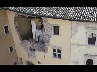Terremoto - Visso, il sorvolo del drone (28.10.16)