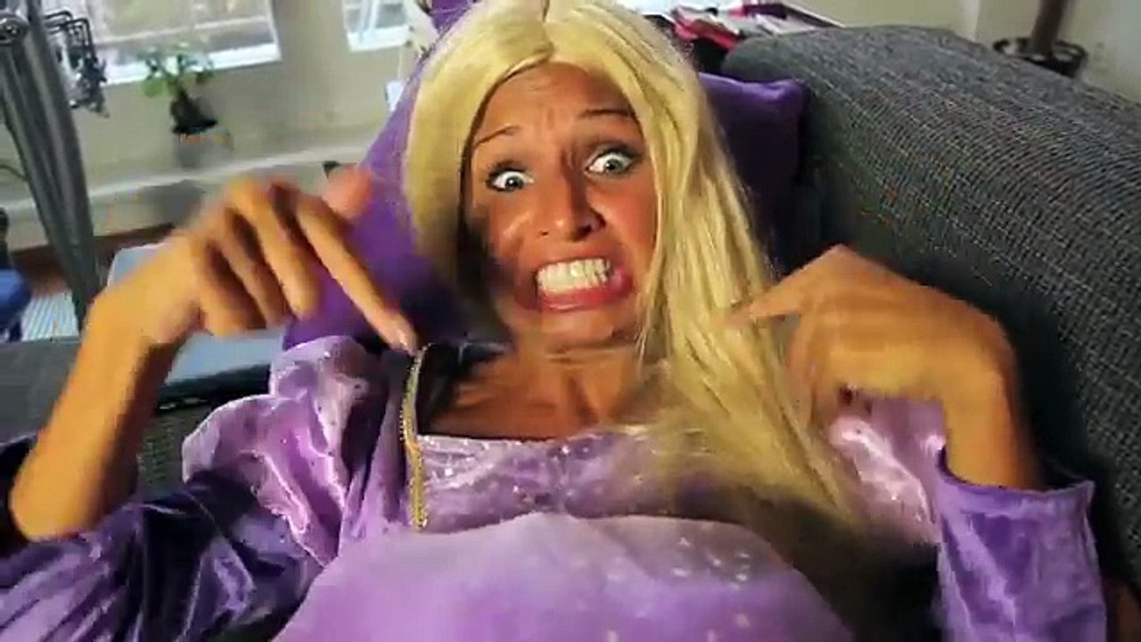 Pregnant Frozen Elsa vs Pregnant Rapunzel vs Doctor Spiderman ! Anna Joker Spiderbaby Superhero