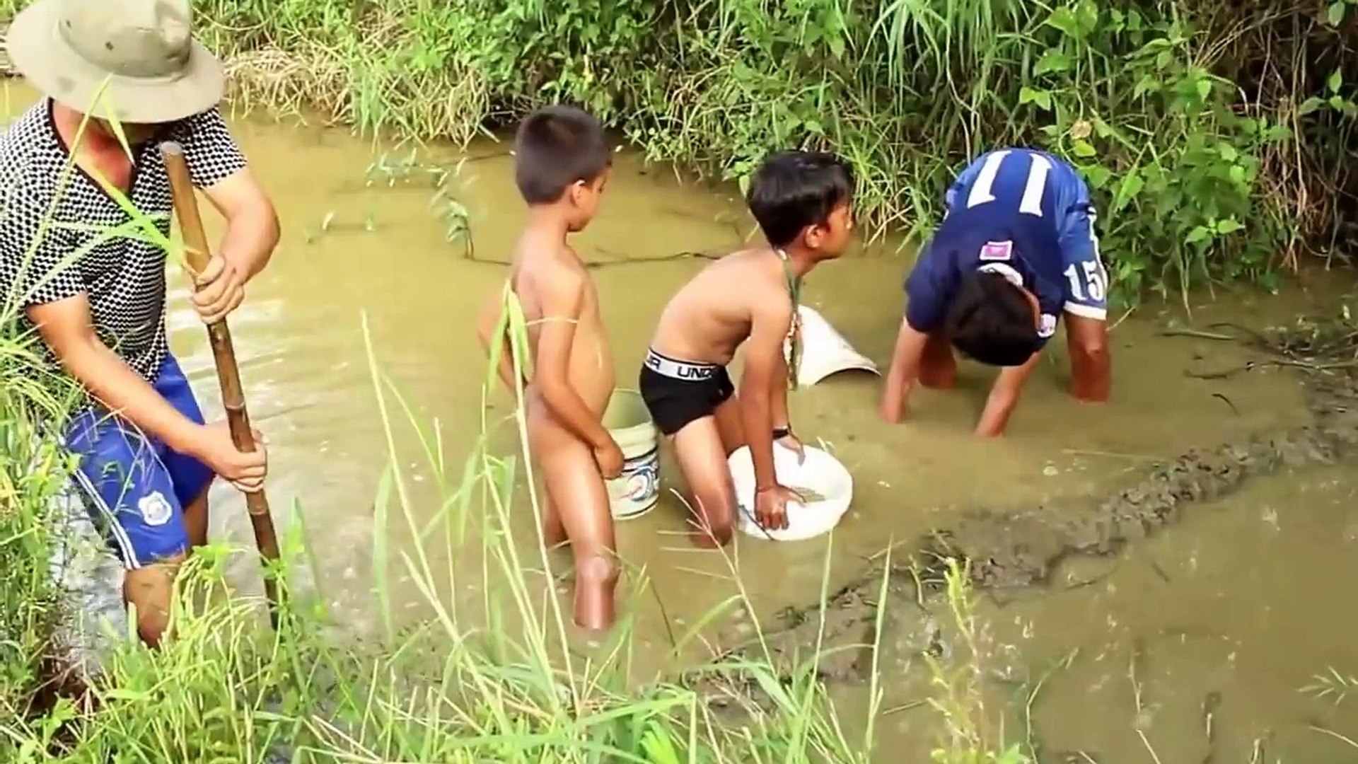 AMAZING Net Fishing - Traditional fishing 3